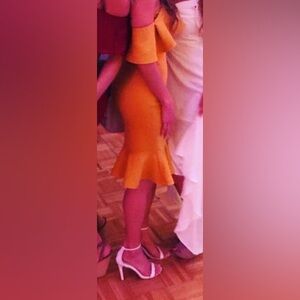 Lulus yellow dress - can be sleeveless or with sleeves